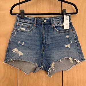 Abercrombie & Fitch The Mom Short High Rise Jean Shorts Size 27/4 NWT